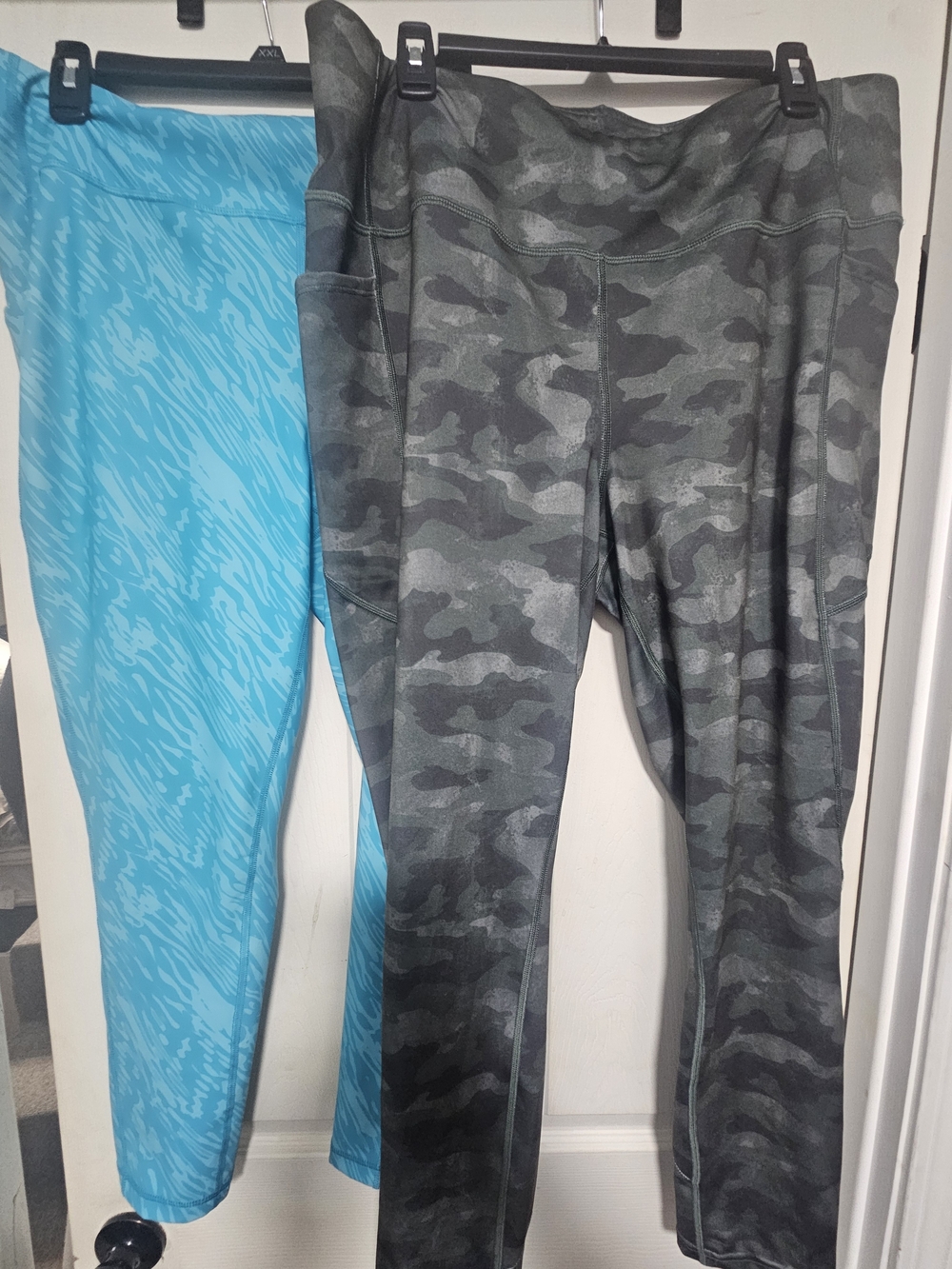 tek gear Gray Camouflage & Neon Blue Active Leggings with Side Pocket